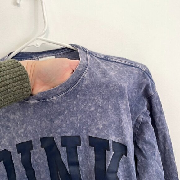 VS PINK VICTORIA'S SECRET Blue Acid Wash Spellout PINK Long Sleeve Graphic Tee - Picture 4 of 14